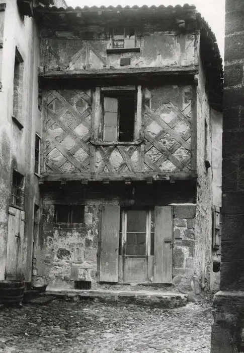 Photo de Maison à pans de bois - POP Plateforme Ouverte du Patrimoine / Base Mérimée - © Ministère de la Culture (France), Médiathèque du patrimoine et de la photographie, Tous droits réservés 