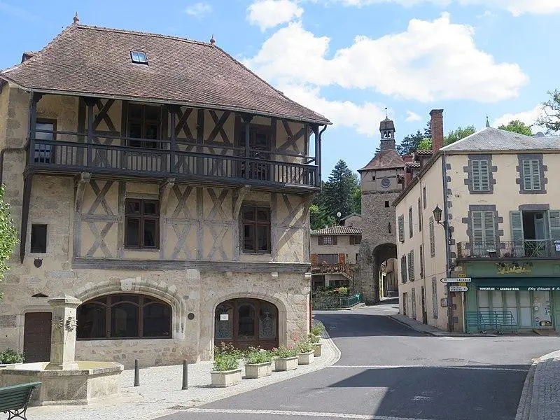 Foto von Oben Holzseiten Haus - Juliofsanguino - © Creative Commons (https://creativecommons.org/licenses/by-sa/4.0/deed.fr)