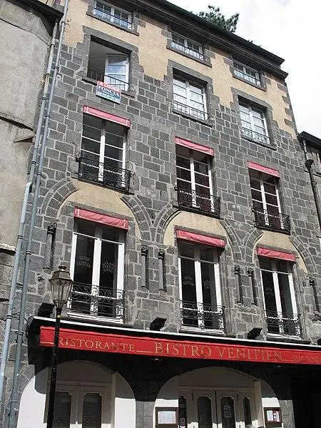 Foto de Edificio - Basvb - © Creative Commons (https://creativecommons.org/licenses/by-sa/4.0/deed.fr)