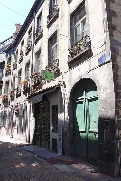 Foto de Edificio - Rilba - © Creative Commons (https://creativecommons.org/licenses/by-sa/4.0/deed.fr)