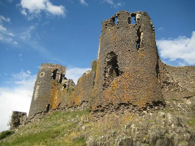 Photo de Château fort de Mauzun - Sylenius - © Creative Commons (https://creativecommons.org/licenses/by-sa/4.0/deed.fr)