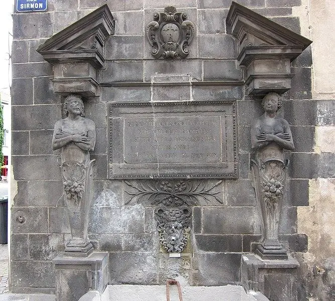 Foto von Brunnen bekannt als Adam und Eva - Asavaa - © Creative Commons (https://creativecommons.org/licenses/by-sa/4.0/deed.fr)