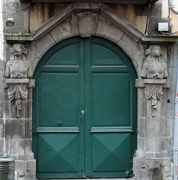 Foto von Heim - MOSSOT - © Creative Commons (https://creativecommons.org/licenses/by-sa/4.0/deed.fr)