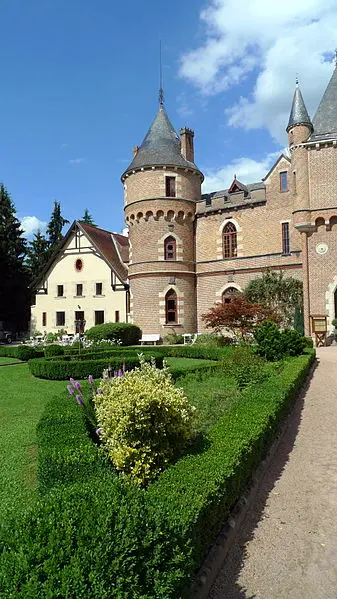 Foto von Maulmont Castle - jean-louis Zimmermann - © Creative Commons (https://creativecommons.org/licenses/by-sa/4.0/deed.fr)
