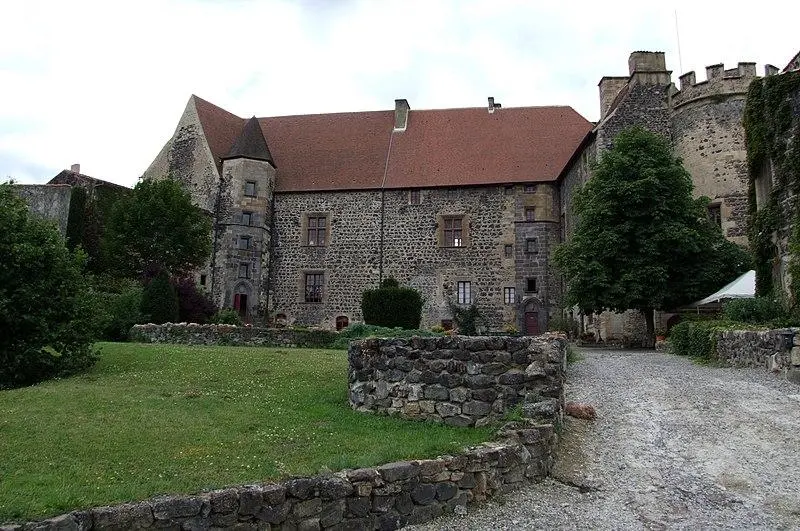 Foto von Alte befestigte Schloss - Christophe.Finot - © Creative Commons (https://creativecommons.org/licenses/by-sa/4.0/deed.fr)