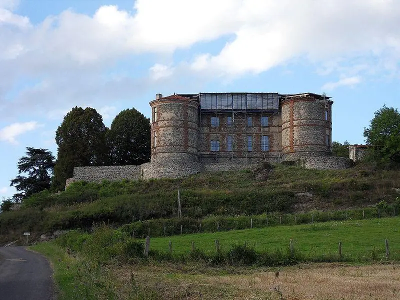 Foto von Château de la Chaux-Montgros - Patrick Boyer - © Creative Commons (https://creativecommons.org/licenses/by-sa/4.0/deed.fr)