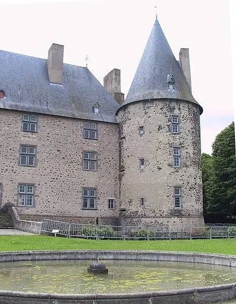 Foto de Castillo de Villeneuve-Lembron - Loulousteph - © Creative Commons (https://creativecommons.org/licenses/by-sa/4.0/deed.fr)