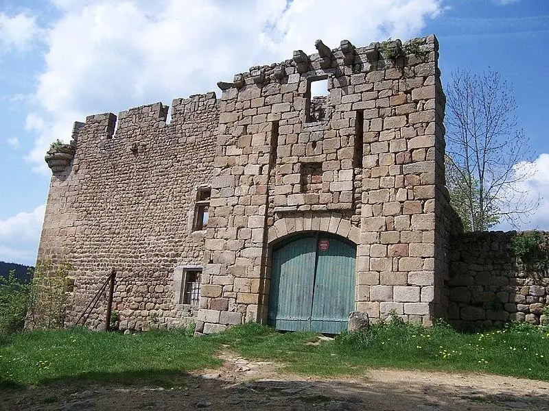 Foto von Befestigte Schloss - wikijoe - © Creative Commons (https://creativecommons.org/licenses/by-sa/4.0/deed.fr)