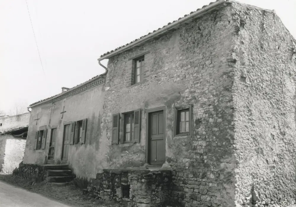 Foto von Haus im Weiler Vinzelles - POP Plateforme Ouverte du Patrimoine / Base Mérimée - © Ministère de la Culture (France), Médiathèque du patrimoine et de la photographie, tous droits réservés