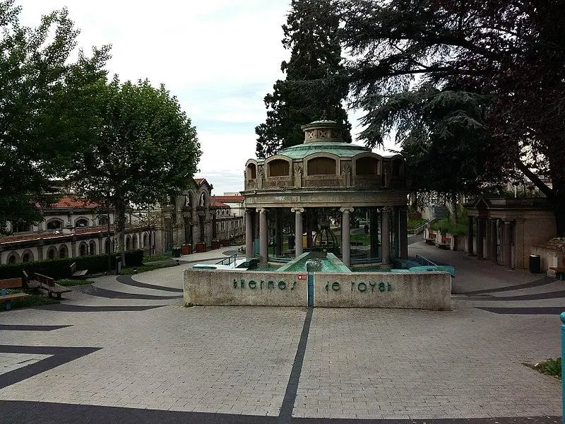 Foto von Wärme Establishment (auch in der Gemeinde Royat) - José Adolfo Almansa - © Creative Commons (https://creativecommons.org/licenses/by-sa/4.0/deed.fr)