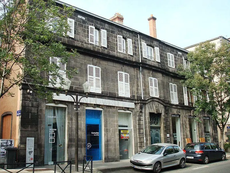 Foto de Edificio - Rilba - © Creative Commons (https://creativecommons.org/licenses/by-sa/4.0/deed.fr)