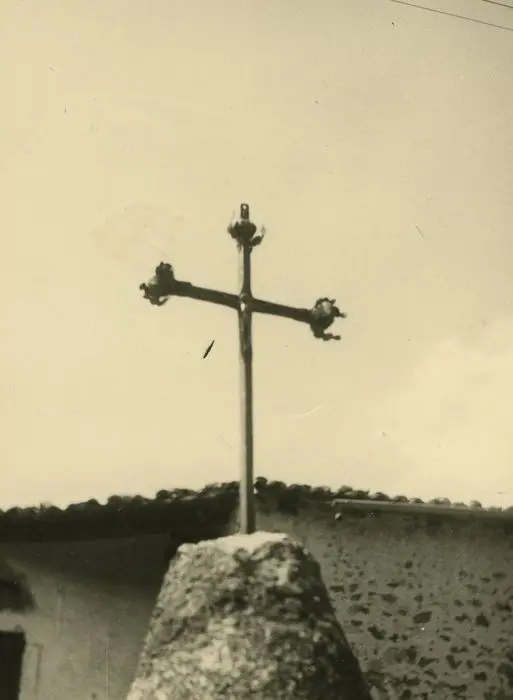 Picture of 15th century iron cross - POP Plateforme Ouverte du Patrimoine / Base Mérimée - © Ministère de la Culture (France), Médiathèque du patrimoine et de la photographie, tous droits réservés
