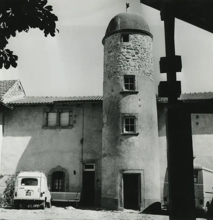 Picture of Strong house or castle of Farnier - POP Plateforme Ouverte du Patrimoine / Base Mérimée - © Ministère de la Culture (France), Médiathèque du patrimoine et de la photographie, tous droits réservés