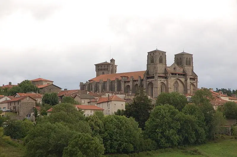 Picture of Saint-Robert abbey church - GautierPoupeau - © Creative Commons (https://creativecommons.org/licenses/by-sa/4.0/deed.fr)