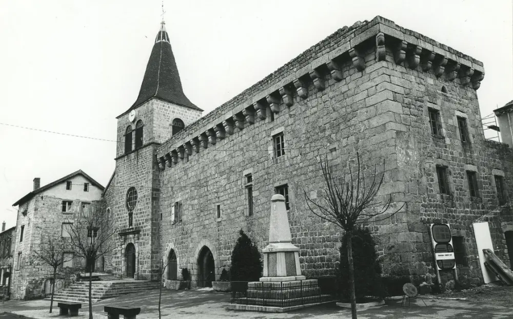 Picture of Fortified priory - POP Plateforme Ouverte du Patrimoine / Base Mérimée - © Ministère de la Culture (France), Médiathèque du patrimoine et de la photographie, tous droits réservés