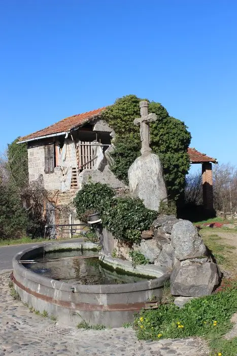 Picture of 15th century stone cross - POP Plateforme Ouverte du Patrimoine / Base Mérimée - © Ministère de la Culture (France), Médiathèque du patrimoine et de la photographie, diffusion RMN-GP