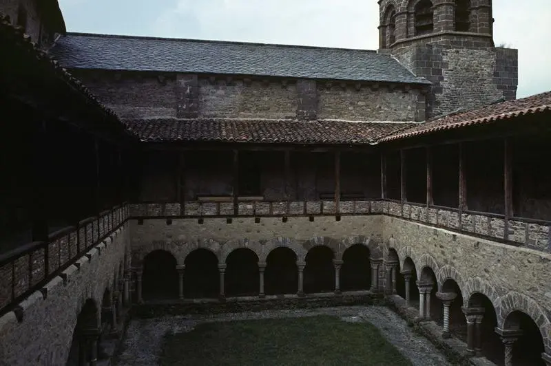 Picture of Former Saint-André-de-Lavaudieu Abbey - POP Plateforme Ouverte du Patrimoine / Base Mérimée - © Ministère de la Culture (France), Médiathèque du patrimoine et de la photographie, diffusion GrandPalaisRmn Photo