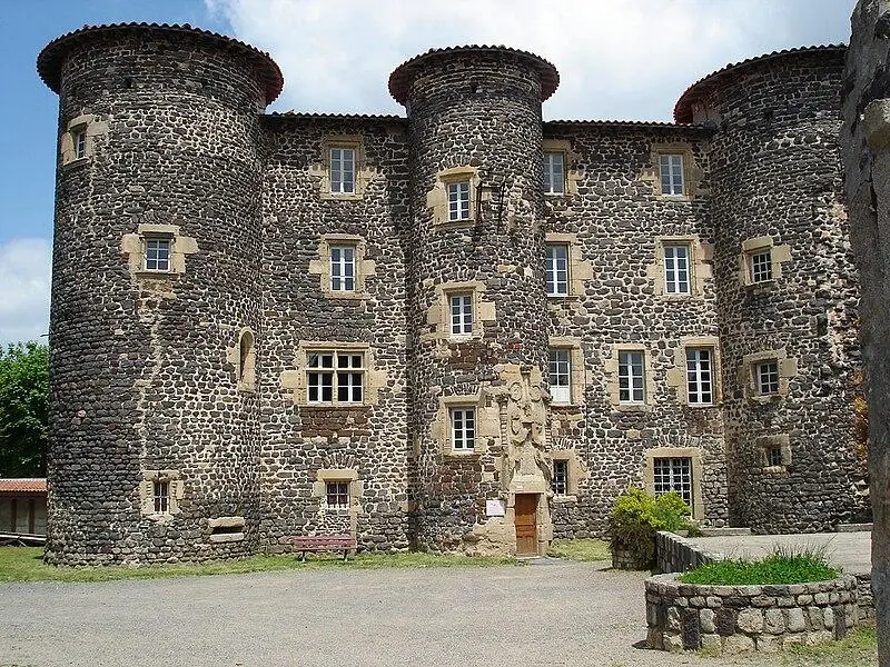 Foto de Old Abbey Castle - Daniel Giffard - © Creative Commons (https://creativecommons.org/licenses/by-sa/4.0/deed.fr)