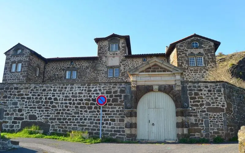 Picture of 16th century house (Cheyrac castle) - POP Plateforme Ouverte du Patrimoine / Base Mérimée - © Ministère de la Culture (France), Médiathèque du patrimoine et de la photographie, diffusion RMN-GP