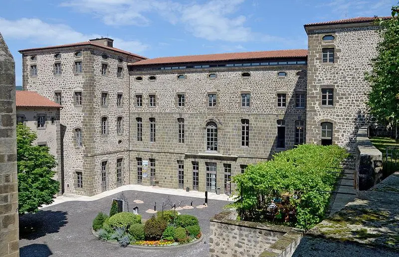 Picture of General hospital - Pline - © Creative Commons (https://creativecommons.org/licenses/by-sa/4.0/deed.fr)