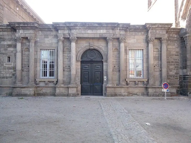 Picture of Bishopric - Pierrotpaganis - © Creative Commons (https://creativecommons.org/licenses/by-sa/4.0/deed.fr)