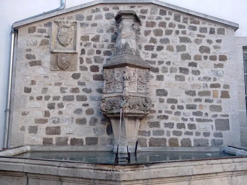 Picture of Theron fountain - Pierrotpaganis - © Creative Commons (https://creativecommons.org/licenses/by-sa/4.0/deed.fr)