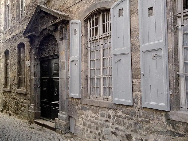Picture of Jerphanion-Cambacérès hotel - Pierrotpaganis - © Creative Commons (https://creativecommons.org/licenses/by-sa/4.0/deed.fr)