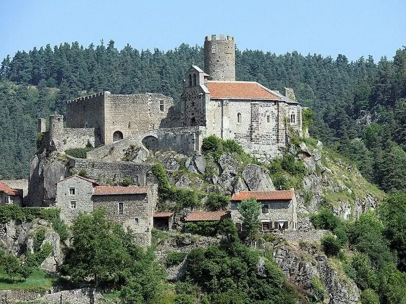 Foto de Ruinas del castillo - JMO - © Creative Commons (https://creativecommons.org/licenses/by-sa/4.0/deed.fr)