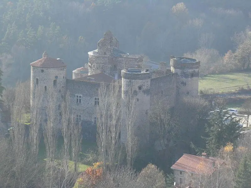 Picture of Castle and its enclosure - Stanichou - © Creative Commons (https://creativecommons.org/licenses/by-sa/4.0/deed.fr)