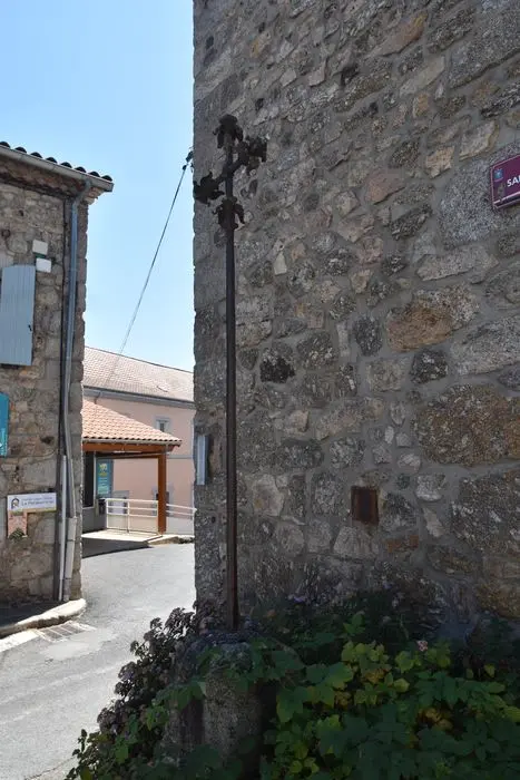 Picture of Wrought railway cross, called English cross - POP Plateforme Ouverte du Patrimoine / Base Mérimée - © Ministère de la Culture (France), Médiathèque du patrimoine et de la photographie, diffusion GrandPalaisRmn Photo