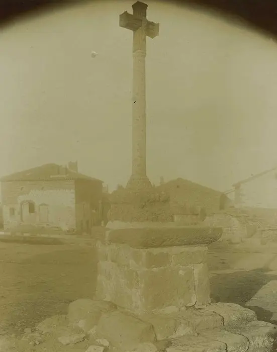 Picture of Cross of 1772 in stone - POP Plateforme Ouverte du Patrimoine / Base Mérimée - © Ministère de la Culture (France), Médiathèque du patrimoine et de la photographie, tous droits réservés