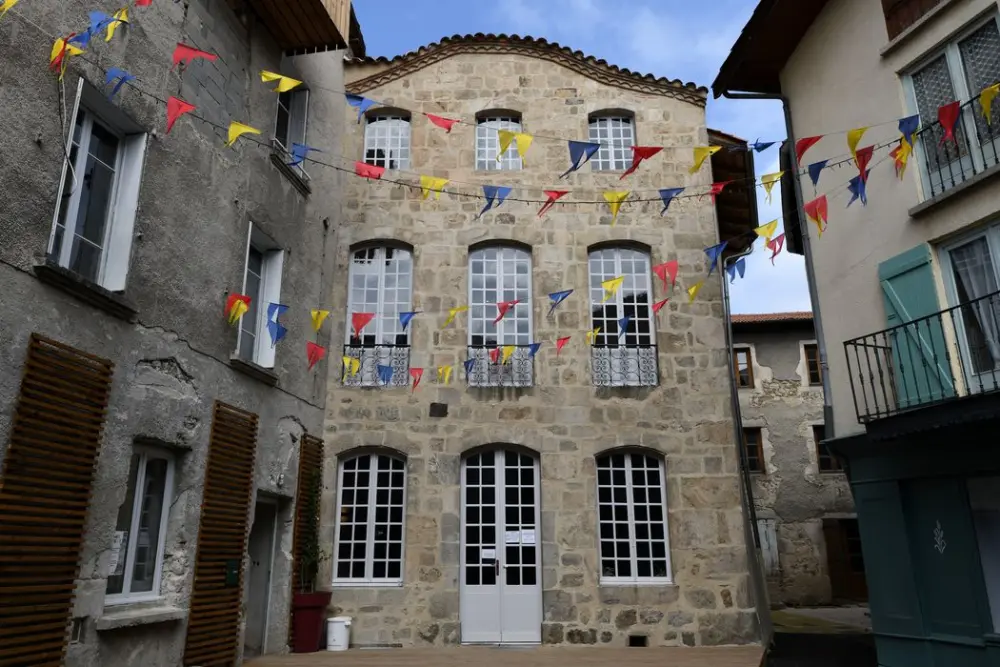 Picture of Montjoly Calemard Hotel - POP Plateforme Ouverte du Patrimoine / Base Mérimée - © Ministère de la Culture (France), Direction Régionale des Affaires Culturelles d'Auvergne-Rhône-Alpes – Tous droits réservés 