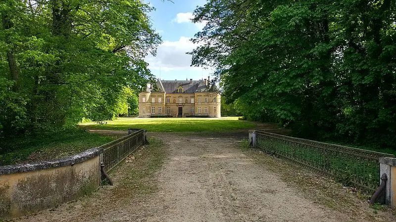Foto von Schloss - Douine - © Creative Commons (https://creativecommons.org/licenses/by-sa/4.0/deed.fr)