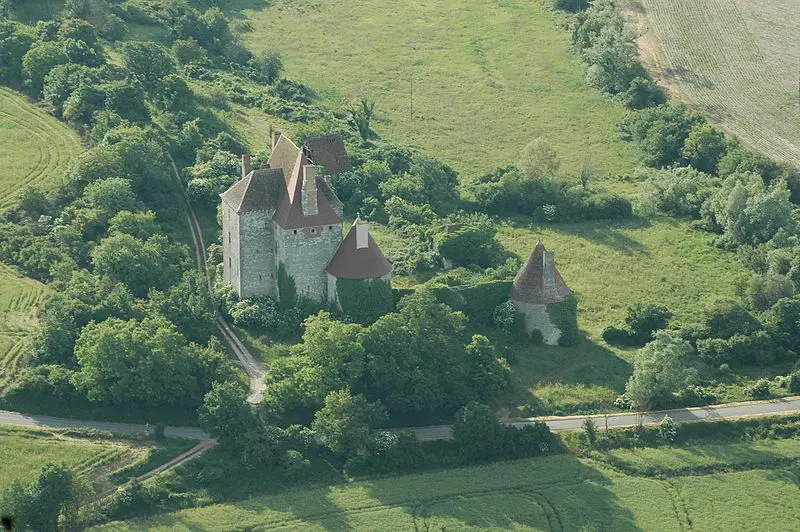 Foto de Castillo de Fourchaud - jean-louis Zimmermann - © Creative Commons (https://creativecommons.org/licenses/by-sa/4.0/deed.fr)