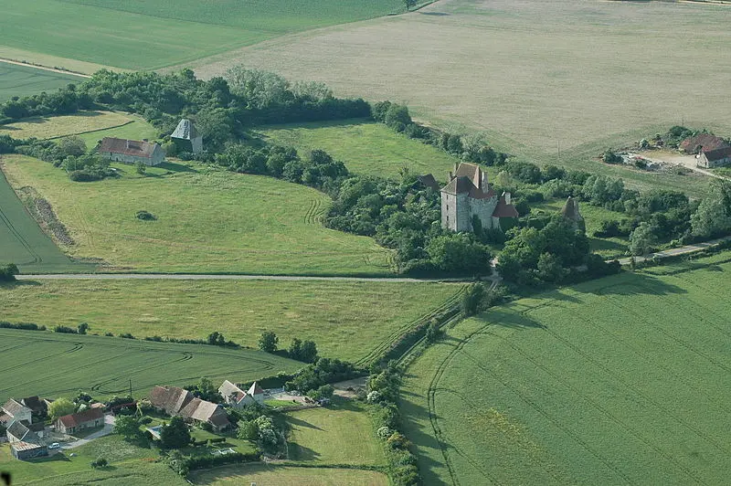 Foto de Castillo de Fourchaud - jean-louis Zimmermann - © Creative Commons (https://creativecommons.org/licenses/by-sa/4.0/deed.fr)