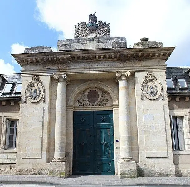 Foto de Banville High School - Chabe01 - © Creative Commons (https://creativecommons.org/licenses/by-sa/4.0/deed.fr)