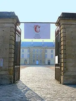 Foto de Barracas o distritos de Villars, actualmente el Centro Nacional de Disfraz de escenario - Alphanumeric - © Creative Commons (https://creativecommons.org/licenses/by-sa/4.0/deed.fr)