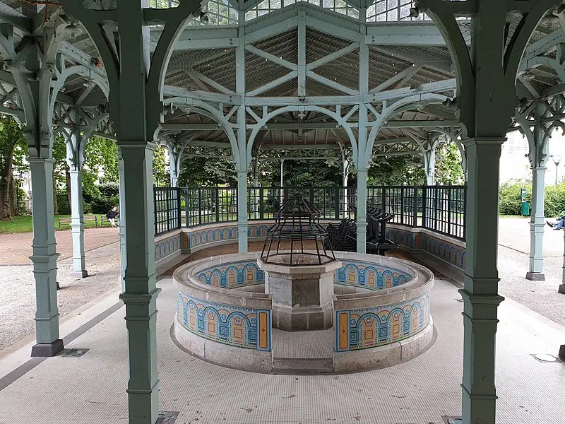 Picture of Source Lardy - TCY - © Creative Commons (https://creativecommons.org/licenses/by-sa/4.0/deed.fr)