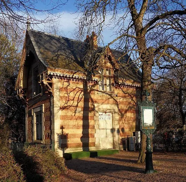 Foto de Casa llamada chalet de los suplics - Patrick Boyer - © Creative Commons (https://creativecommons.org/licenses/by-sa/4.0/deed.fr)