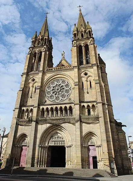 Foto de Iglesia del Sagrado Corazón - Chabe01 - © Creative Commons (https://creativecommons.org/licenses/by-sa/4.0/deed.fr)