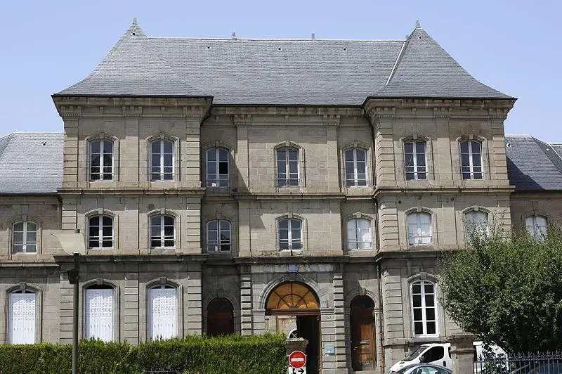 Picture of Gendarmerie - Pymouss - © Creative Commons (https://creativecommons.org/licenses/by-sa/4.0/deed.fr)