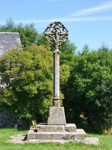Foto von Granitkreuz des 15. Jahrhunderts namens Mons Cross Cross - Fab5669 - © Creative Commons (https://creativecommons.org/licenses/by-sa/4.0/deed.fr)