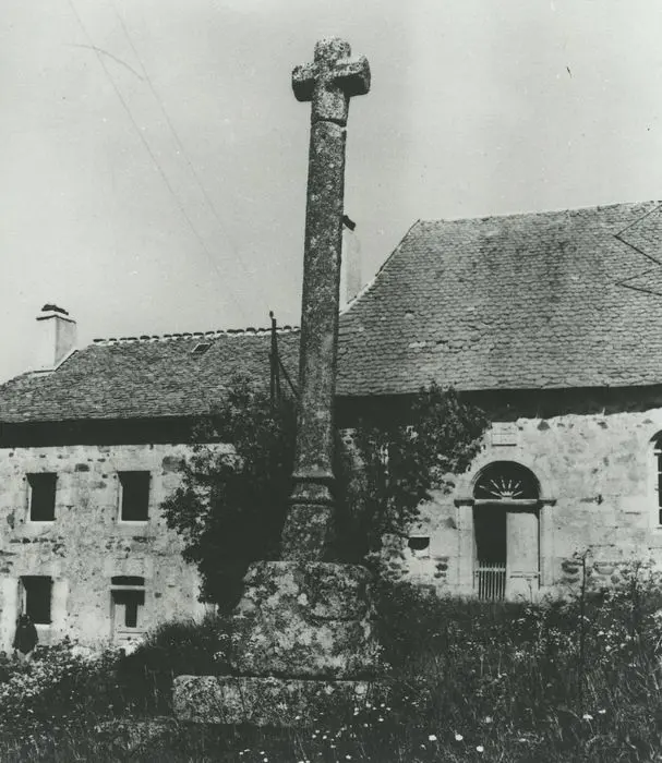 Foto von Croix de Montchanson - POP Plateforme Ouverte du Patrimoine / Base Mérimée - © Ministère de la Culture (France), Médiathèque du patrimoine et de la photographie, tous droits réservés