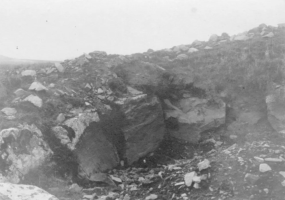 Foto von Prähistorische Wohnungen von Châteauneuf - POP Plateforme Ouverte du Patrimoine / Base Mérimée - © Ministère de la Culture (France), Médiathèque du patrimoine et de la photographie, Tous droits réservés