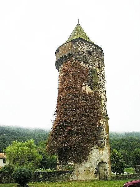 Picture of Old castle - Rensi sur Wikipédia allemand - © Creative Commons (https://creativecommons.org/licenses/by-sa/4.0/deed.fr)