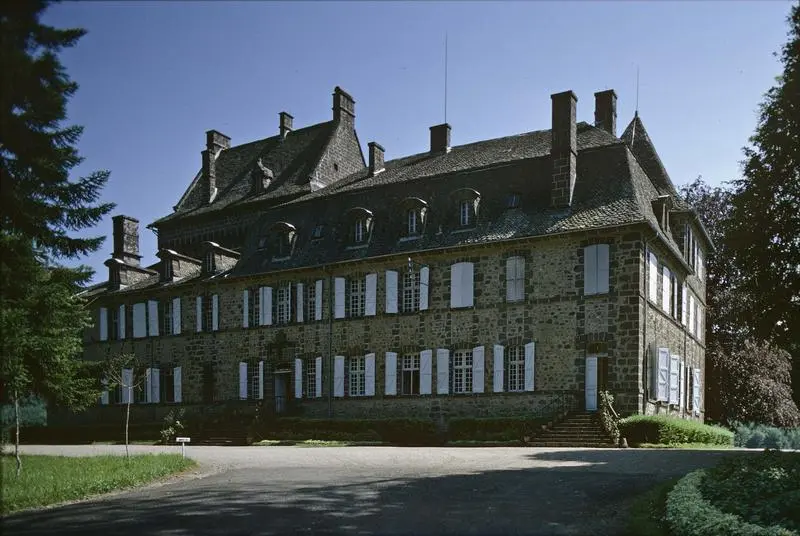 Picture of Château de Saint-Chamant - POP Plateforme Ouverte du Patrimoine / Base Mérimée - © Ministère de la Culture (France), Médiathèque du patrimoine et de la photographie, diffusion GrandPalaisRmn Photo