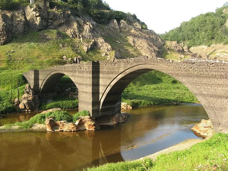 Picture of Tréboul bridge - Robin Chubret - © Creative Commons (https://creativecommons.org/licenses/by-sa/4.0/deed.fr)