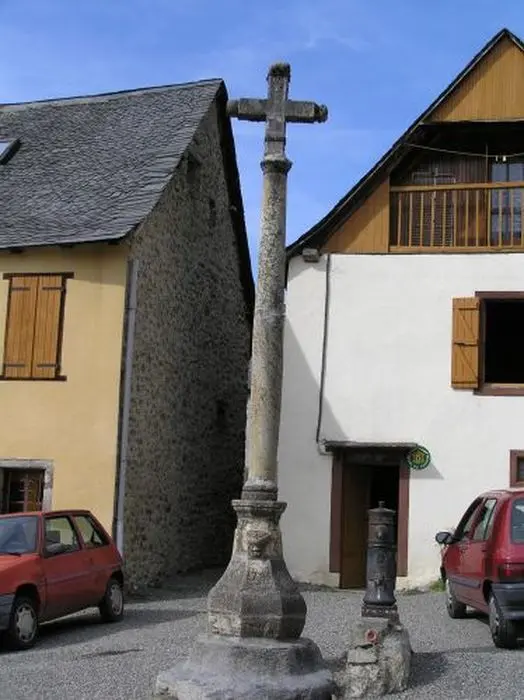 Foto von Marmorkreuz - POP Plateforme Ouverte du Patrimoine / Base Mérimée - © Ministère de la Culture (France), Conservation des antiquités et des objets d’art de l'Ariège – Tous droits réservés 
