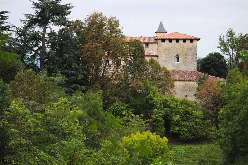 Foto de Castillo - Jean-Claude Aiglehoux - © Creative Commons (https://creativecommons.org/licenses/by-sa/4.0/deed.fr)