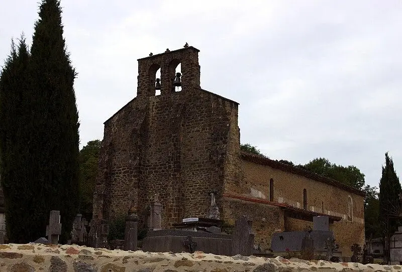 Picture of Church - https://upload.wikimedia.org/wikipedia/commons/9/9 - © Creative Commons (https://creativecommons.org/licenses/by-sa/4.0/deed.fr)